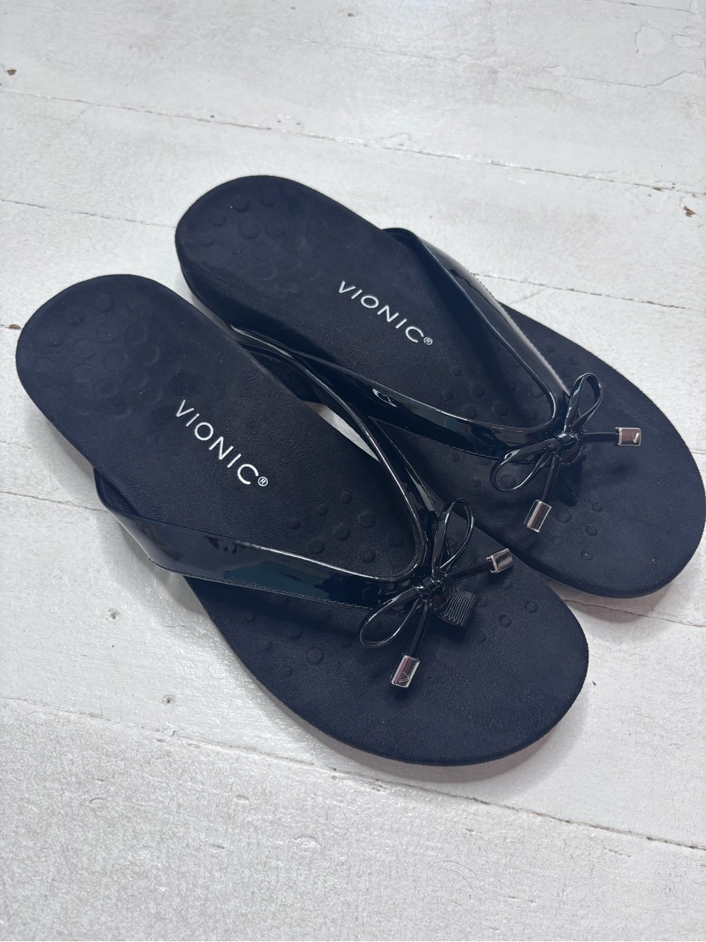 Vionic Black Bella Toe Post Flip Flop Sandals Bow Detail Size 10 Worn Once! - Picture 2 of 12